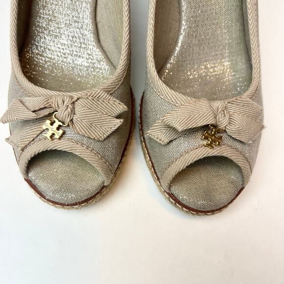Tory Burch Jackie Espadrille Wedge Peep Toe Pumps in Beige Canvas Size 8.5 - Picture 2 of 10